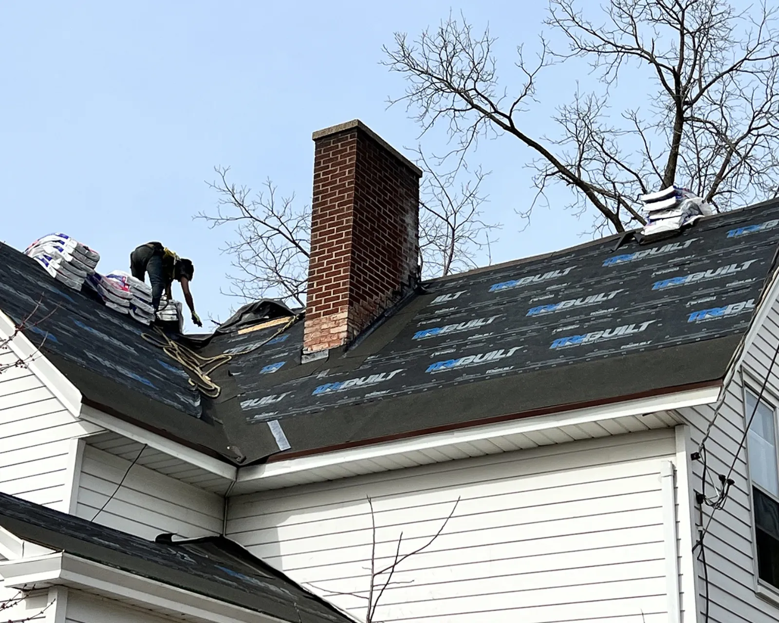 Roofing project before 3 Brothers Construction started