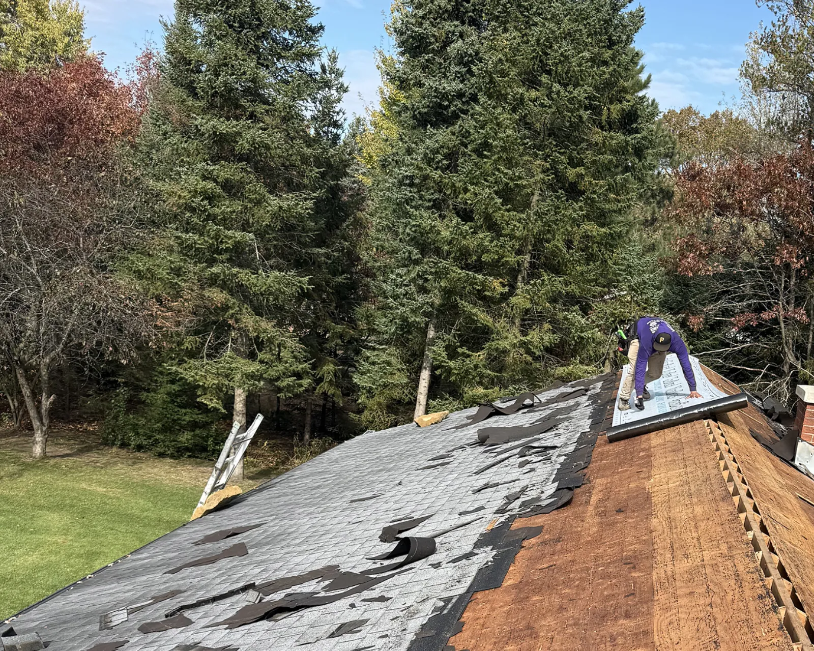 Roofing project before 3 Brothers Construction started